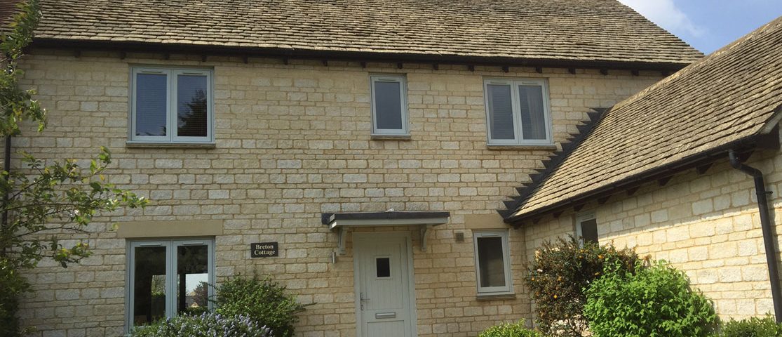 Country Cottage in Oxfordshire with Aluminium French Windows